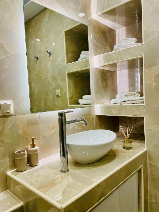 Iris Luxury House Leilighet Agioi Deka  Eksteriør bilde